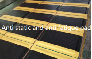 Tapis antistatique à motif de diamant à grain d'acier et tapis anti-fatigue Tapis antistatique à motif sphérique et tapis anti-fatigue et tapis de réparation antistatique de table
    